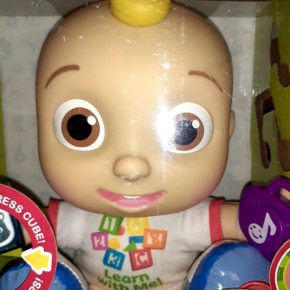 COCOMELON LEARNING JJ DOLL INTERACTIVE 50+ PHASES ABC'S 123'S COLORS NEW IN BOX - Picture 4 of 8